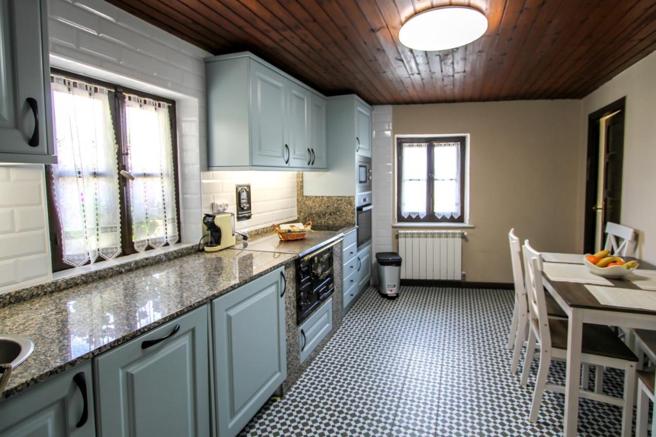 Onís Apartamentos 'Los Balcones De Nieda 2' المظهر الخارجي الصورة